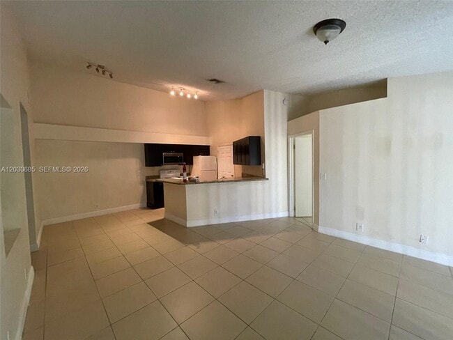 Building Photo - 9999 Summerbreeze Dr
