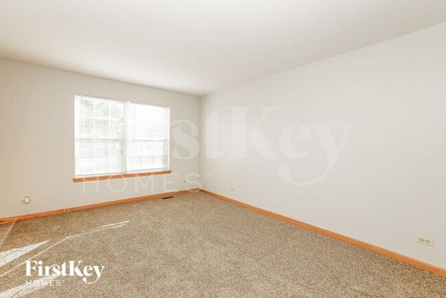 Building Photo - 1907 Vermette Cir