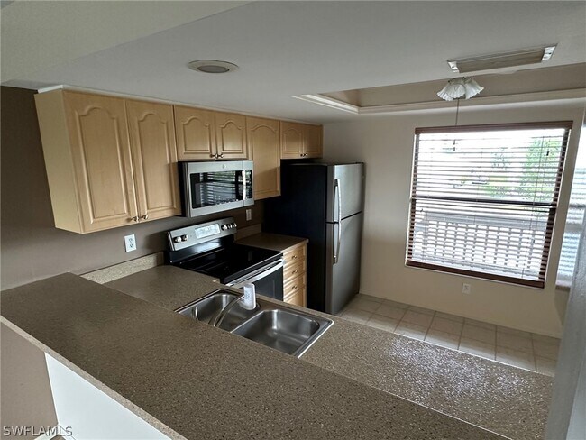 Foto del edificio - 829 SW 47th Terrace