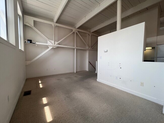 Building Photo - 71 Fulkerson St