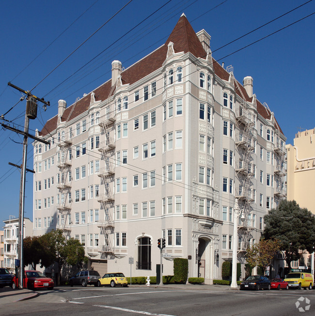 Building Photo - Marina Chateau