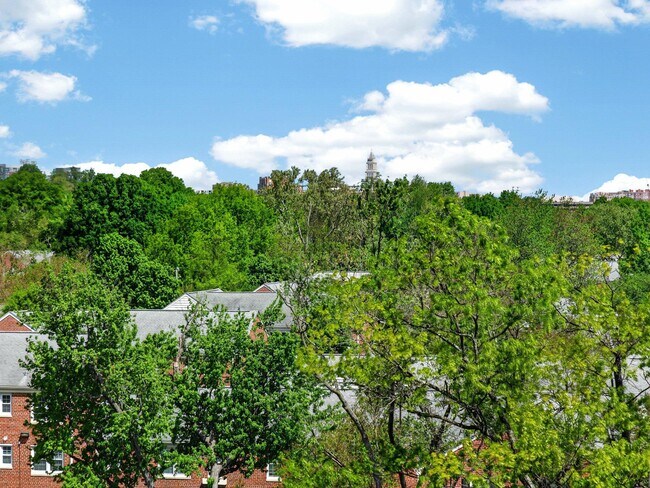 Foto del edificio - 6621 Wakefield Dr