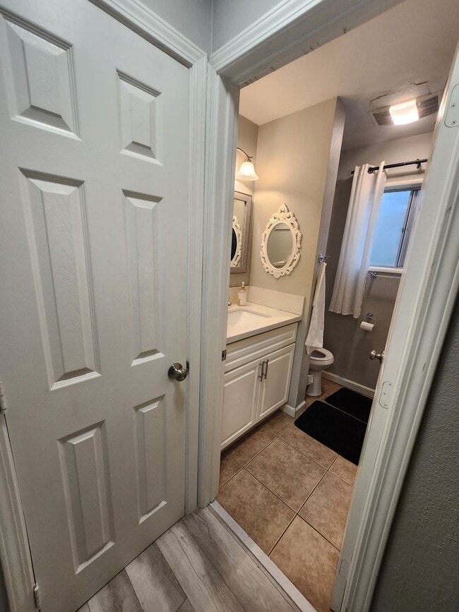 Building Photo - Private Mountain Retreat!