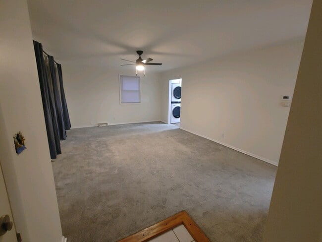 Foto del edificio - 4208 Crestview Dr