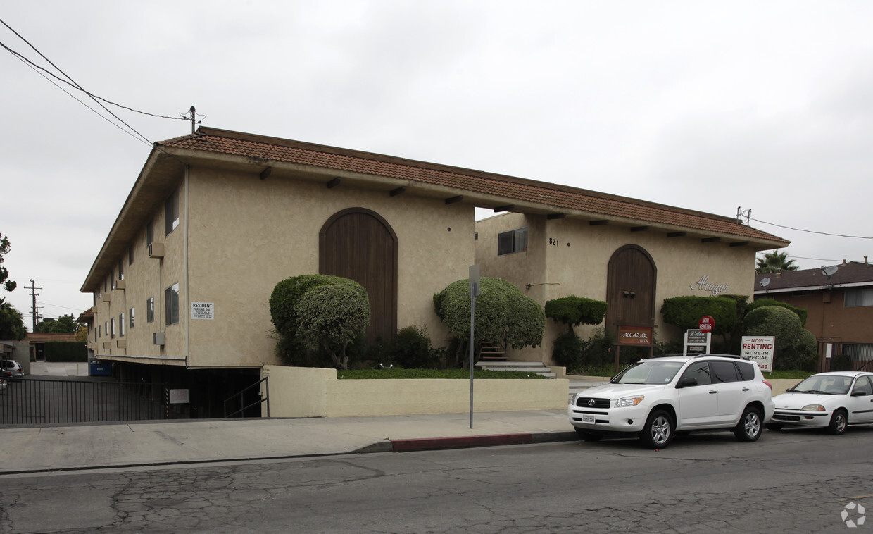 Building Photo - Alcazar Apartments