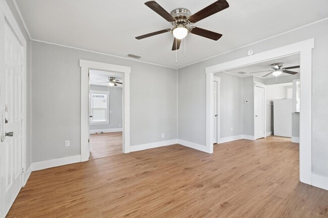 Building Photo - 1329 S 11th St