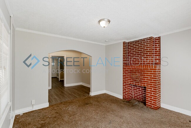 Building Photo - NOW OFFERING FIRST FULL MONTH FREE WITH SI...
