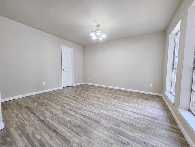 Foto del edificio - 6614 Amberfield Ln