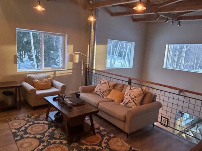 Building Photo - Gorgeous South Anchorage Corporate Rental