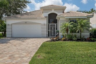 Building Photo - 921 Wimbledon Dr