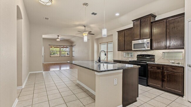 Building Photo - 6026 Cielo Ranch