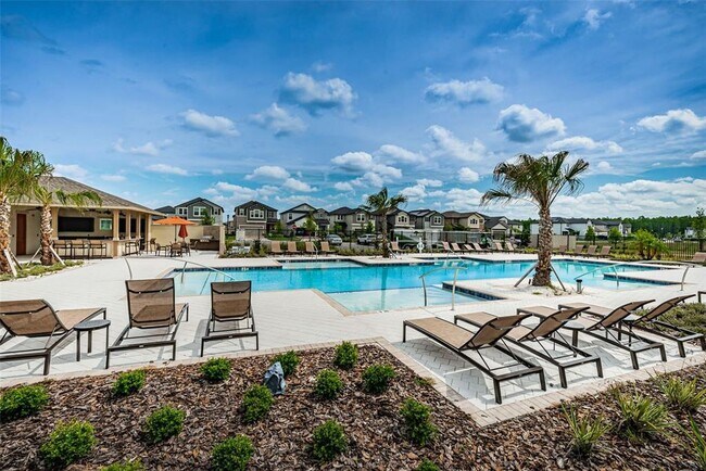 Building Photo - 8327 Crescent Oaks Dr