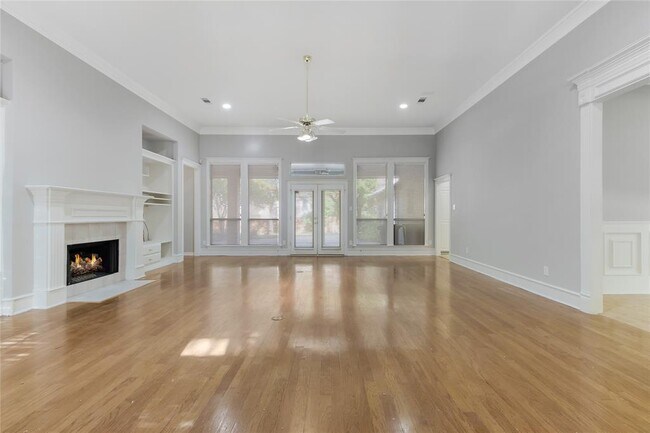 Building Photo - 750 Greenway Ct