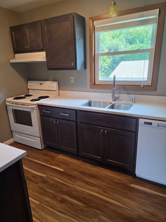 Foto del edificio - 831 Weslyn Ct
