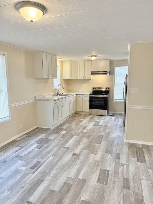 Foto del edificio - **3bed House - Skip The Apartment Chaos - Minutes from the Dam Neck Base, Naval Station Oceana & ...