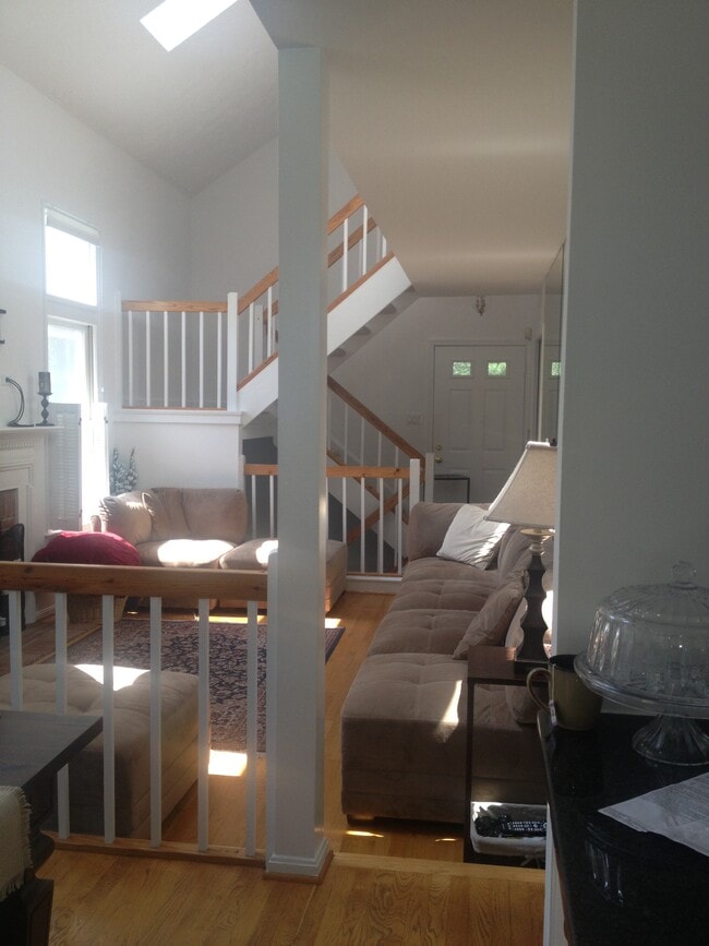 Building Photo - 8419 Hollis Ln