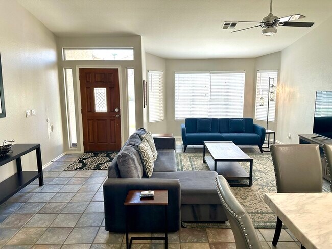 Foto del edificio - Gated Fairways at the Foothills home w/a 3...