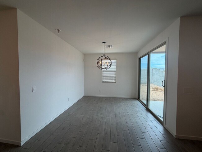 Foto del edificio - 17410 W Eva St