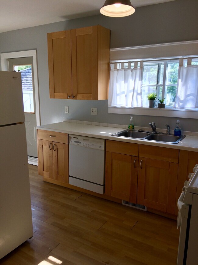 Building Photo - 51 Pierrepont Ave