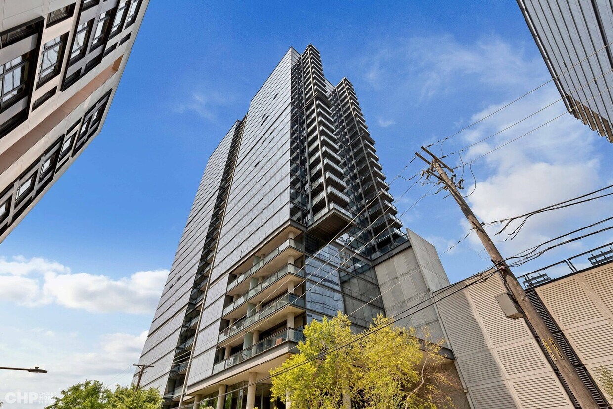 Foto principal - 860 W Blackhawk St