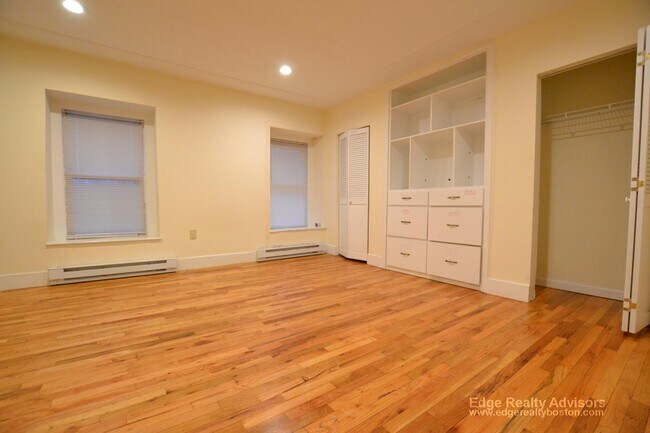 Foto del edificio - 4 Woodmont St