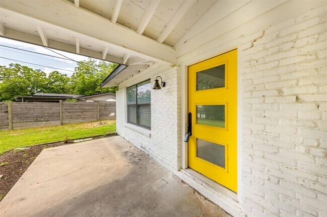 Foto del edificio - 1423 Braes Ridge Dr