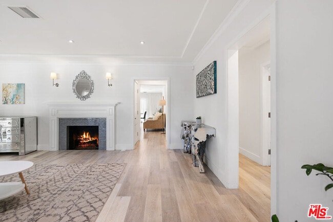 Foto del edificio - 5439 Carpenter Ave