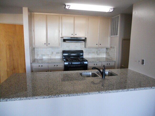 Kitchen - 2104 Strand St