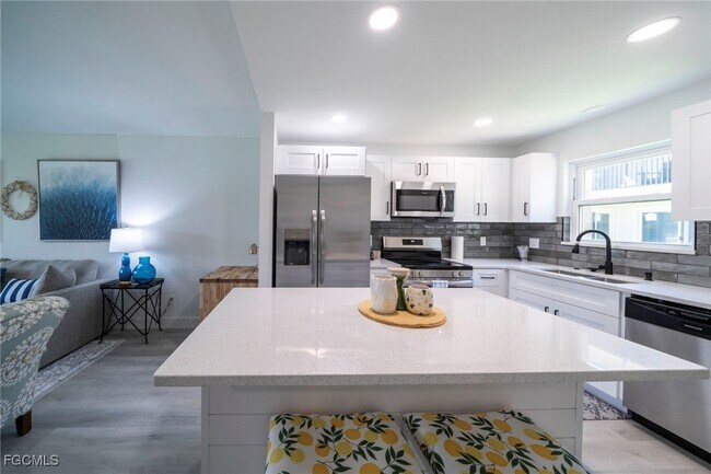 Foto del edificio - 16881 Davis Rd