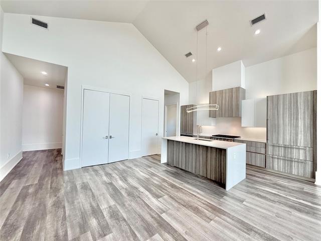 Building Photo - 3525 Normandy Ave