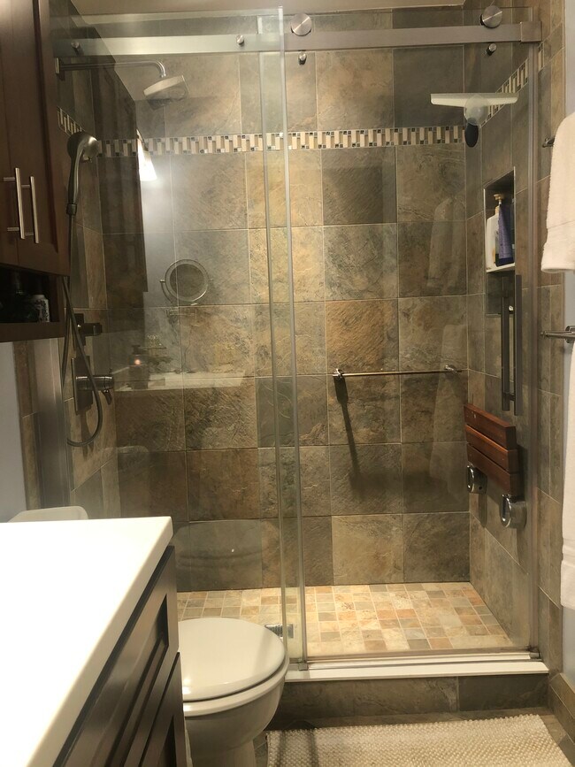 Ceramic Shower - 125 Edward St