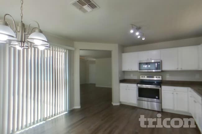 Building Photo - 4151 E Aragonite Ln