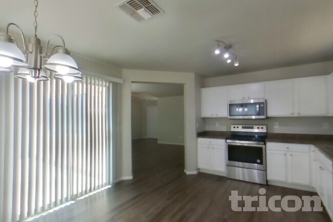 Foto del edificio - 4151 E Aragonite Ln