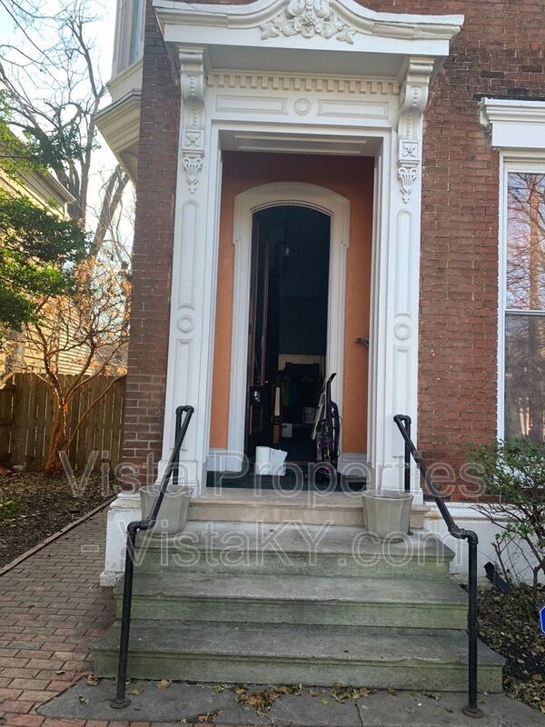 Primary Photo - 514 W Oak St