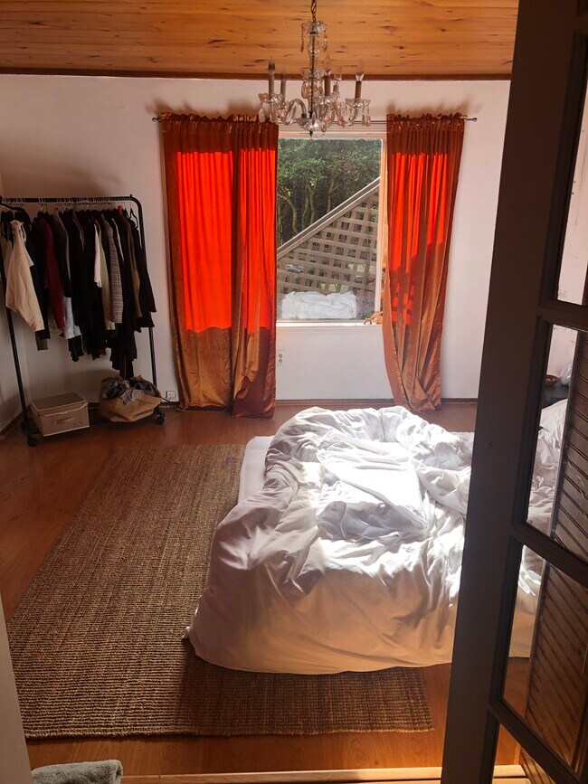 Bedroom - 270 Fowler Ave