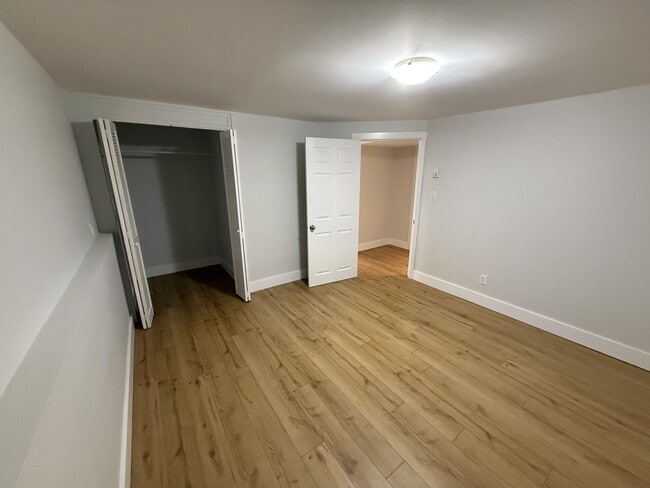 Building Photo - 346 Watfield Ave