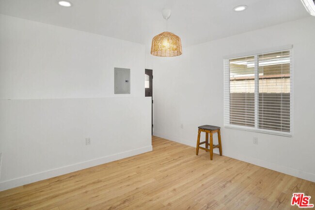 Building Photo - 1843 Norval St