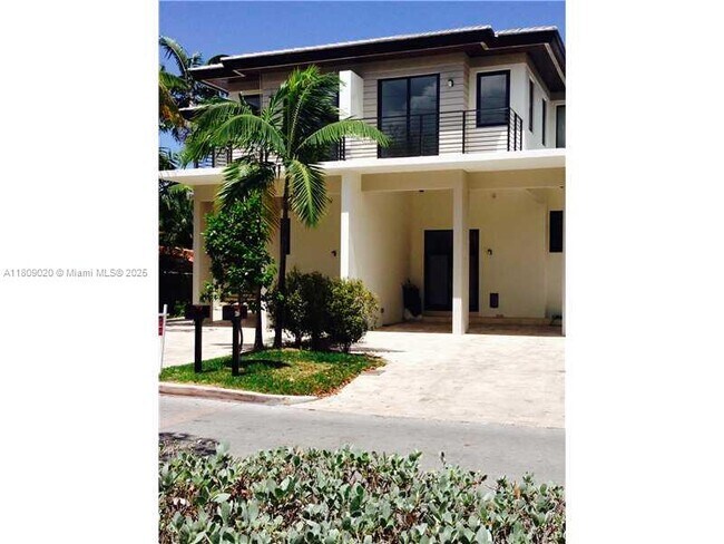 Foto del edificio - 472 Fernwood Rd