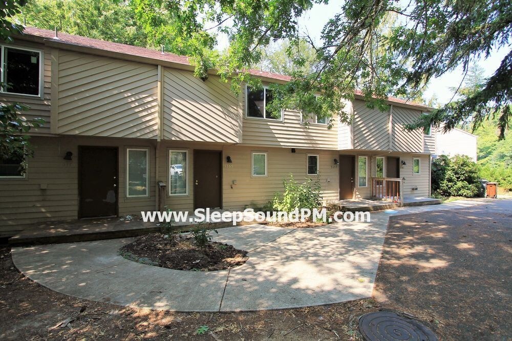 Foto principal - Two Bedroom Townhouse with Tranquil Scenery