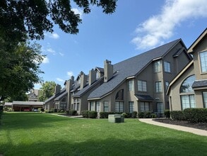 Building Photo - 6632 S Peoria Ave