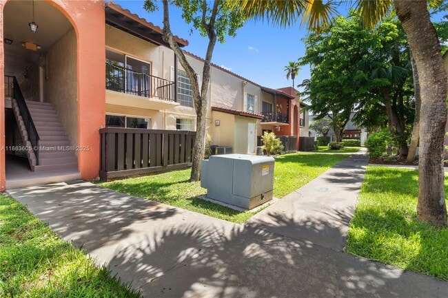 Foto del edificio - 10834 N Kendall Dr