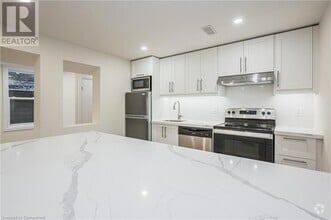 Building Photo - 348 Forest Hill Dr