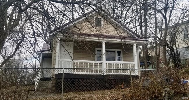 Building Photo - 209 Douglas St