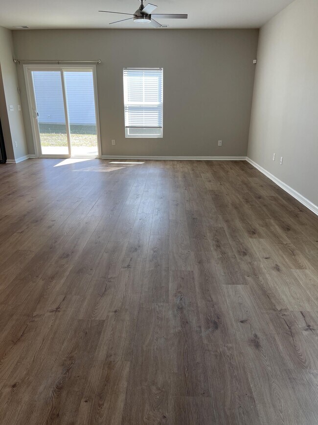 Building Photo - 1000 Saltgrass Way