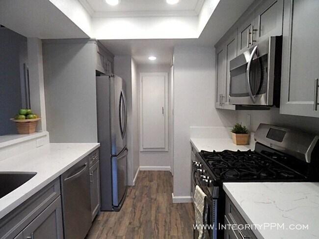 Building Photo - Rancho Penasquitos 3 Brm Condo-At Casablanca