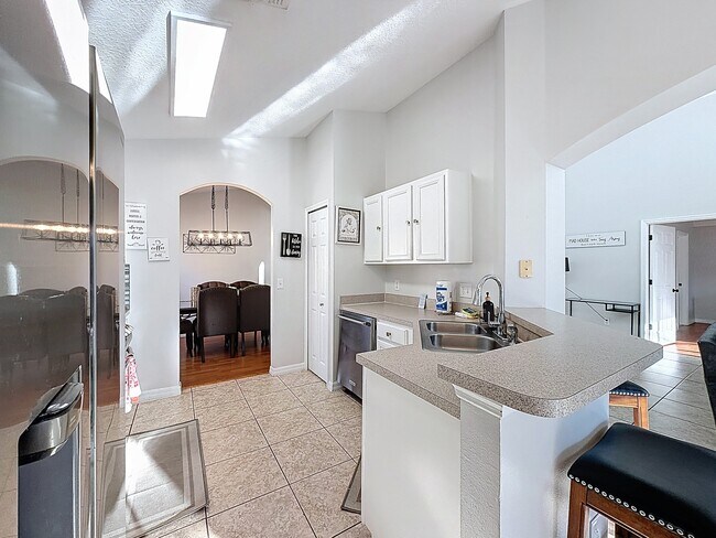 Building Photo - 217 Sevilla Ave