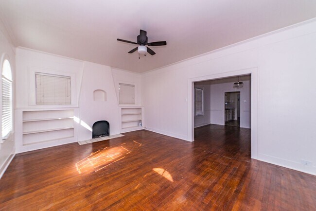 Building Photo - CHARMING, RENOVATED BEACON HILL 2-BEDROOM