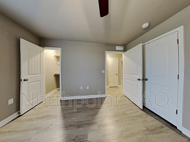 Foto del edificio - 8110 SW 1st St