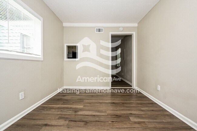Building Photo - 202 Wallace Dr