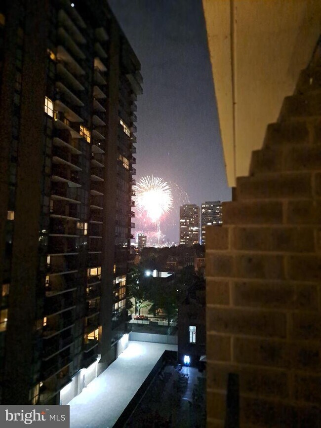 Foto del edificio - 604-36 S Washington Square